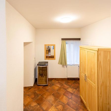 Bezauberndes Gaestehaus In Šatov Buitenkant foto