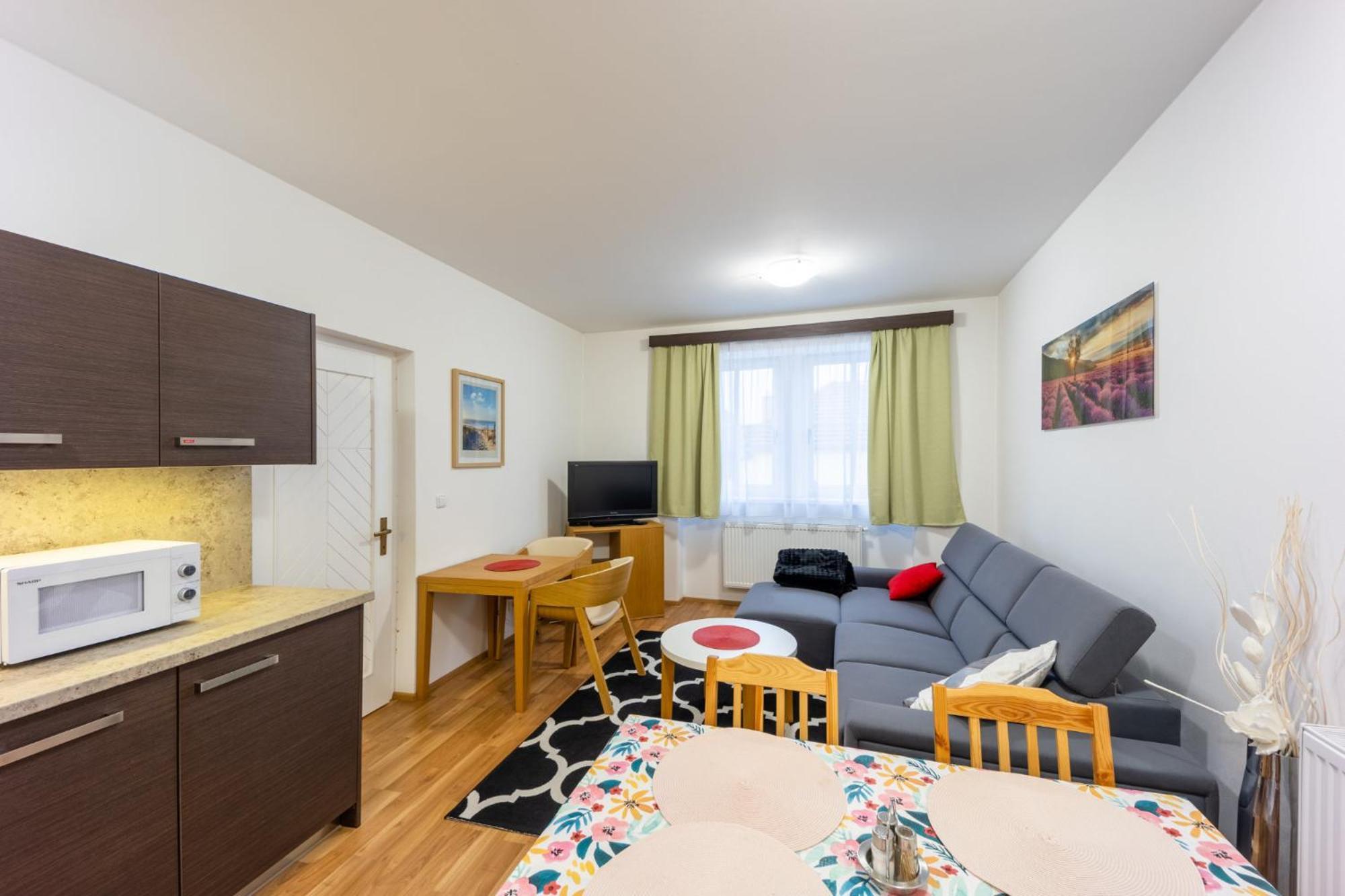Bezauberndes Gaestehaus In Šatov Buitenkant foto
