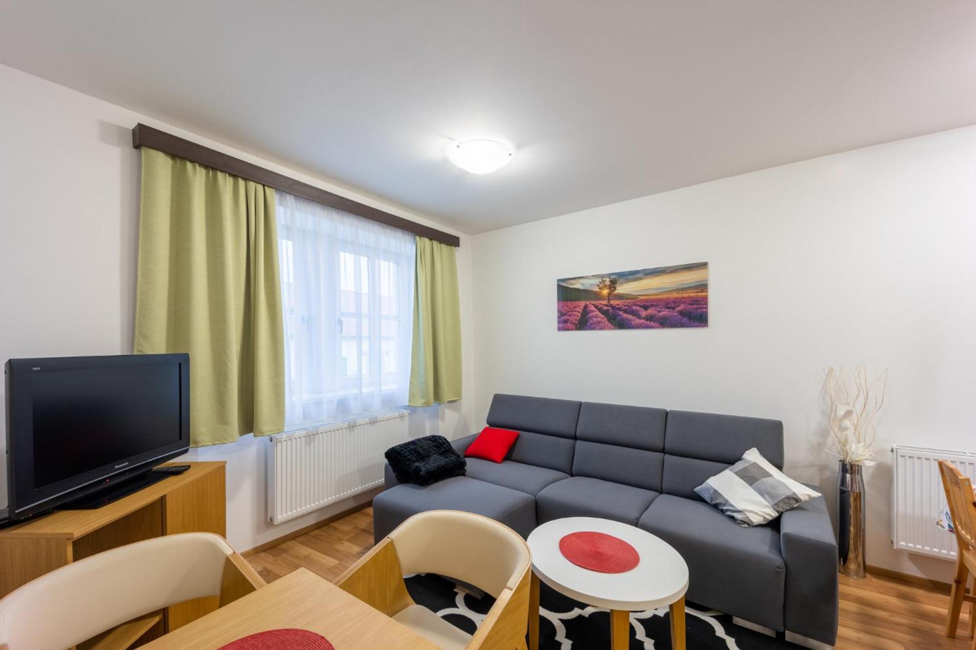 Bezauberndes Gaestehaus In Šatov Buitenkant foto